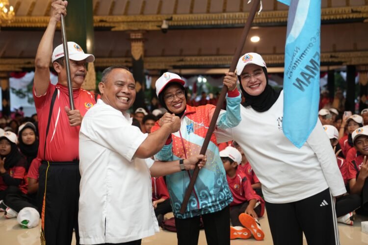 Bupati Harda Kiswaya Lepas Atlet dan Ofisial Sleman yang akan Berlaga di Porda XVII dan Peparda IV DIY 2025