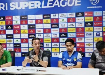 Pelatih kepala PSIM, Jean-Paul Van Gastel. (ligaindonesiabaru.com)