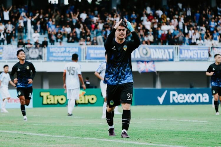 Van Gastel Incar Tiga Poin di Laga Perdana PSIM vs Persebaya