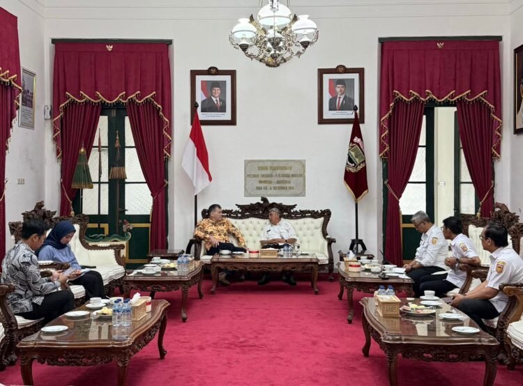 Pemerintah Kabupaten Wonosobo menerima kunjungan kehormatan (Courtesy Call) dari Konsul Jenderal Australia di Surabaya, Mr. Glen Askew, Rabu, (27/8/2025), di Ruang Pringgitan, Pendopo Bupati.