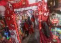 Pedagang Pasar Beringharjo lomba menghias los meriahkan HUT ke-80 Republik Indonesia, Sabtu (9/8/2025)