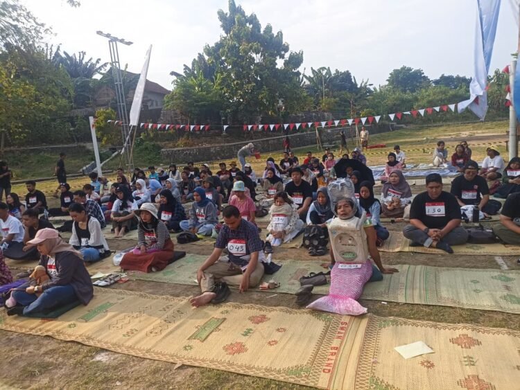Ratusan peserta mengikuti Lomba Melamun yang digagas Lokanusa Kotagede, Tamasya Karsa, dan Life at Kotagede di cagar budaya Bokong Semar, Kotagede, Yogyakarta, Senin (18/8/2025).