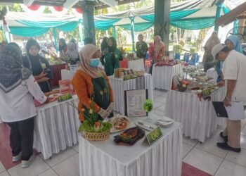 Suasana penjurian lomba olahan pangan berbahan dasar singkong yang berlangsung di Rumah Dinas Bupati Sleman, Selasa (26/8/2025). (Gregorius Bramantyo)