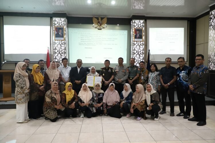 Bertempat di Aula Kantor Bappeda Sleman, penandatanganan kesepakatan ini dihadiri langsung oleh Bupati Sleman, Harda Kiswaya. (dok.prokopim Sleman)