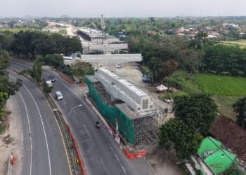 Pembangunan tol Jogja-Solo yang berada di Ring Road Utara, Kronggahan, Trihanggo, Gamping, Sleman. (Dok. Adhi Karya)