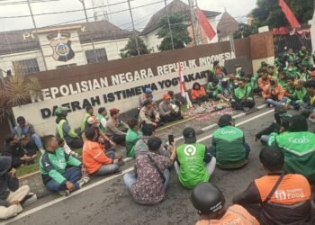 Ratusan Ojol Yogyakarta Gelar Aksi Damai, Tuntut Keadilan untuk Affan yang Tewas Dilindas Rantis Brimob