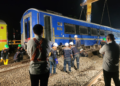 Proses evakuasi rangkaian KA Argo Bromo Anggrek yang anjlok di Cirebon