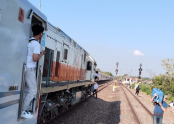 KA Argo Bromo Anggrek anjlok di Stasiun Pegadenbaru, Kabupaten Subang, Jawa Barat, wilayah Daop 3 Cirebon.