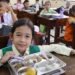 Sejumlah Siswa Menerima Program Makan Bergizi Gratis di Tahun Ajaran Baru 2025/2026 di Sekolah Barunawati, Jakarta Barat, Senin (14/07/2025). Siswa-Siswi Yang untuk pertama kalinya bersekolah terlihat antusias menerima Program Makan Bergizi Gratis. (bgn.go.id)