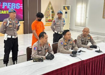 Polisi tetapkan tersangka kecelakaan maut di simpang Bugisan, Kota Yogyakarta saat jumpa pers di Mapolresta Yogyakarta, Jumat (15/8/2025)