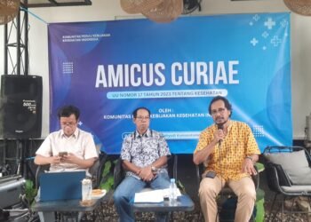 Jumpa pers Amicus Curiae terkaot UU Nomor 17 Tahun 2023 tentang Kesehatan oleh Komunitas Peduli Kebijakan Kesehatan Indonesia (KPKKI) di Pusat Studi Pancasila (PSP), Bulaksumur, Sagan, Caturtunggal, Depok, Sleman, DIY, Senin (8/9/2025).