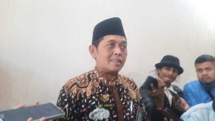 Kepala Kantor Kementerian Agama (Kemenag) Kota Yogyakarta Ahmad Shidqi saat diwawancarai di Dinas Komunikasi, Informatika dan Persandian (Diskominfo San) Kota Yogyakarta.