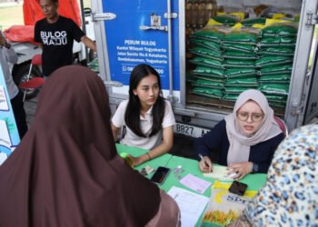 Aktivitas Gerakan Pangan Murah di Lapangan Timbulharjo, Sewon, Bantul yang diinisiasi Pemkab Bantul untuk atasi inflasi, Selasa (16/9/2025)