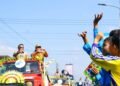 Bupati Gunungkidul Endah Subekti saat konvoi menutup Festival Literasi 2025, Selasa (23/9/2025)