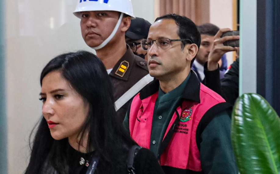 Mantan Mendikbudristek Nadiem Makarim ditetapkan sebagai tersangka dalam kasus dugaan korupsi pengadaan laptop Chromebook di Kemendikbudristek 2019-2022