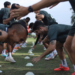 Para pemain PSS Sleman melakoni latihan fisik jelang menghadapi Deltras Sidoarjo dalam lanjutan kompetisi Championship, Jumat (26/9/2025)