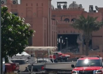 Sebuah bangunan rusak parah usai serangan Israel terhadap Qatar yang menyasar para pemimpin Hamas.
