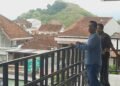 Wakil Ketua Komisi B DPRD Sleman H. Surana saat meninjau Pasar Induk Godean, Sleman, DIY, Rabu (22/10/2025).