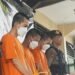 Polresta Sleman mengamankan tiga maling spesialis sekolah. Para pelaku tercatat berhasil menggasak 31 proyektor selama tiga bulan beroperasi di wilayah Sleman