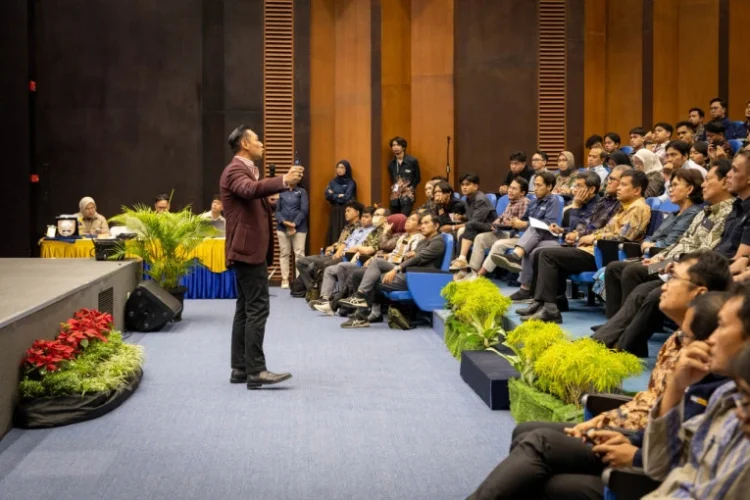 Menko Bidang Infrastruktur dan Pembangunan Kewilayahan, AHY mengisi kuliah umum di UGM