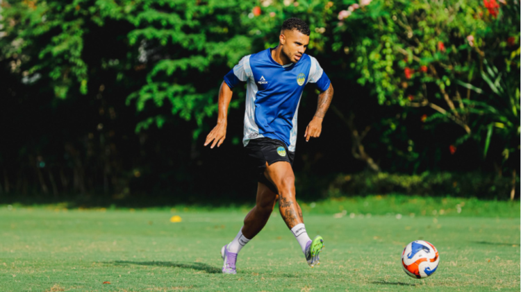 Penyerang PSIM Yogyakarta Anton Fase