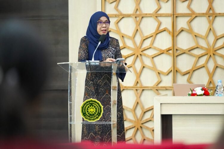 Kepala Program Magister Ekonomi Universitas Muhammadiyah Yogyakarta (UMY), Prof. Dr. Endah Saptutiningsih, M.Si.,