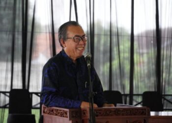 Rektor Universitas Widya Mataram Prof. Dr. Edy Suandi Hamid