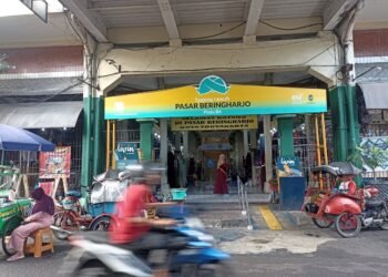 Pasar Beringharjo Barat.