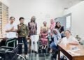 Wakil Duta Besar Australia untuk Indonesia Gita Kamath mengunjungi pusat rehabilitasi YAKKUM di Sleman, Jumat (17/10/2025)