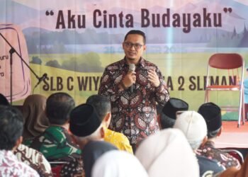 Anggota DPRD Komisi A Wahyudi Kurniawan menghadiri puncak acara dan apresiasi Festival Bulan Bahasa di SLB C Wiyata Dharma 2 Sleman, Plumbon Lor, Kalurahan Mororejo, Kapanewon Tempel, Rabu (29/10/2025).