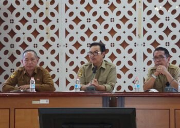 Wali Kota Yogyakarta Hasto Wardoyo dalam Rapat Koordinasi Pengelolaan Sampah.