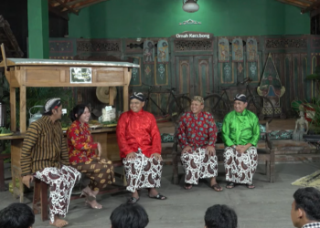 Talkshow Wedangan Sembada yang membahas mengenai RTLH dan upaya pengentasan kemiskinan menghadirkan Ketua Komisi C DPRD Sleman Bambang Sigit Sulaksono, Wakil Bupati Sleman Danang Maharsa serta anggota Komisi C DPRD Sleman Herman Budi Pramono