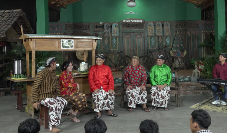 Talkshow Wedangan Sembada yang membahas mengenai RTLH dan upaya pengentasan kemiskinan menghadirkan Ketua Komisi C DPRD Sleman Bambang Sigit Sulaksono, Wakil Bupati Sleman Danang Maharsa serta anggota Komisi C DPRD Sleman Herman Budi Pramono