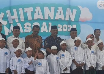 Bupati Sleman Harda Kiswaya saat menghadiri khitanan massal yang diselenggarakan Bank Perkreditan Rakyat (BPR) Bank Sleman, Minggu (2/11/2025). (Hadid Pangestu)