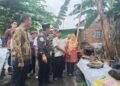 Wali Kota Yogyakarta, Hasto Wardoyo, saat meninjau program percontohan pengolahan sampah berbasis masyarakat di Patangpuluhan, Wirobrajan, Kota Yogyakarta, Jumat (14/11/2025).