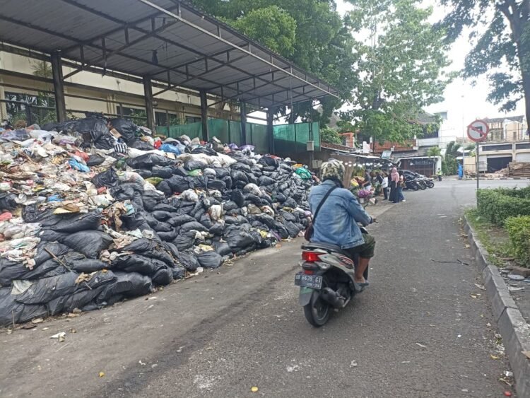 Kondisi depo sampah di kawasan Kotabaru, Yogyakarta, Sabtu (15/11/2025).