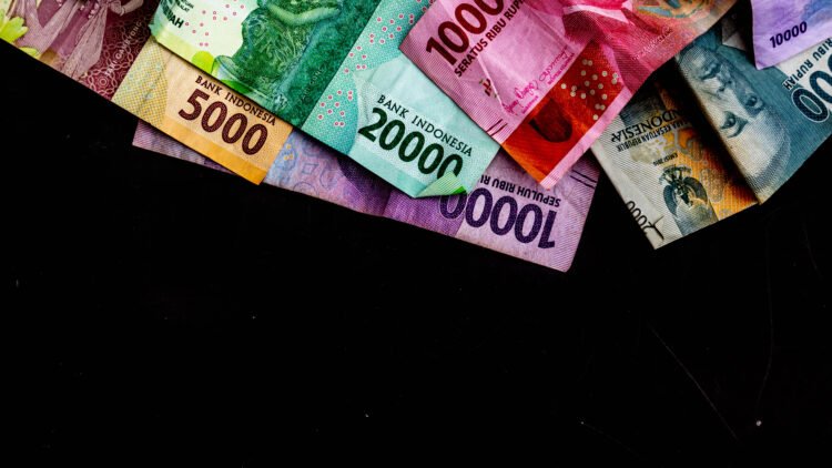 ilustrasi uang Rupiah yang diwacanakan bakal dilakukan redenominasi