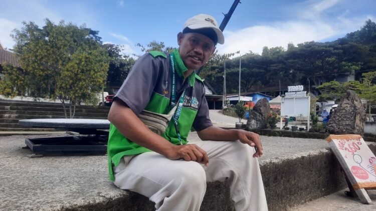 Bang Pello atau Sutrisno (48), Pengelola standa kamera 360 di Tebing Breksi, Prambanan, Sleman, DIY, Saat ditemui, Senin (29/12/2025).