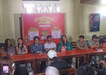 Acara Ngobrol Lokal antara Vidio dan JAFF di Rumah Makan T.J.Y.3 (Tojoyo), Senin (1/12/2025). Acara ini juga menghadirkan cast Pertaruhan The Series 3 dan Algojo serta masuk dalam program festival untuk merayakan cita rasa dan cerita lokal.