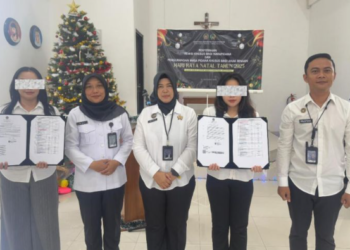 Warga binaan pemasyarakatan Lapas Perempuan Kelas IIB Yogyakarta memeroleh remisi di momen natal