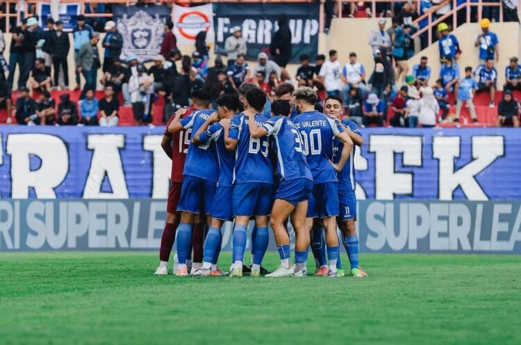 PSIM Yogyakarta dirumorkan akan mendatangkan dua pemain asing di bursa transfer paruh musim. Salah satunya adalah kiper Persib Bandung, Adam Przybek.