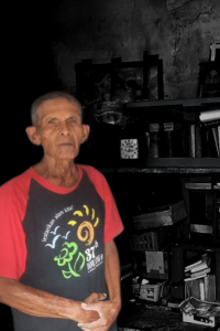 Kisah Sutopo, pensiunan PNS TNI AD yang kini jadi pegiat literasi. [populi.id/Hadid Pangestu]