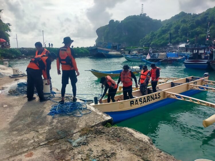 Proses pencarian hari kedua korban hilang di Bukit Grendan, Jepitu, Gunungkidul, DIY, Minggu (11/1/2026). (SAR Yogyakarta)