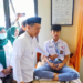 Bupati Kudus Sam'ani Intakoris menjenguk siswa SMA Negeri 2 Kudus yang dirawat di RSUD Loekmono Hadi Kudus karena diduga keracunan MBG, Kamis (29/1/2026)