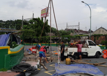 DPUPKP Kota Yogyakarta melakukan pengujian tanah di Jembatan Kewek sebelum dilakukan revitalisasi, Selasa (20/1/2026).