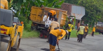 Pemkab Sleman lakukan perbaikan jalan provinsi di ruas Klangon-Tempel, Senin (12/1/2026).