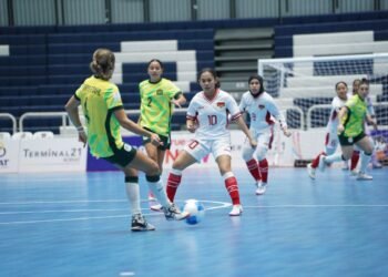 Pemain TImnas Futsal Putri Indonesia, Fitri Rosdiana (10), dalam laga semifinal ASEAN Women's Futsal Championship 2026 melawan Australia di Terminal 21 Korat, Nakhon Ratchasima, Thailand, Sabtu (28/2/2026).