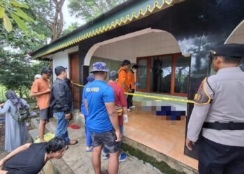 seorang kakek asal Magelang Jawa Tengah meninggal mendadak di Kretek, Bantul saat berziarah, Minggu (1/2/2026). (Sumber: Polres Bantul)