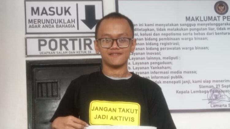 Terdakwa kasus pembakar tenda polisi di Mapolda DIY, Perdaa Arie Putra Veroasa resmi dibebaskan pada Selasa (24/2/2026).