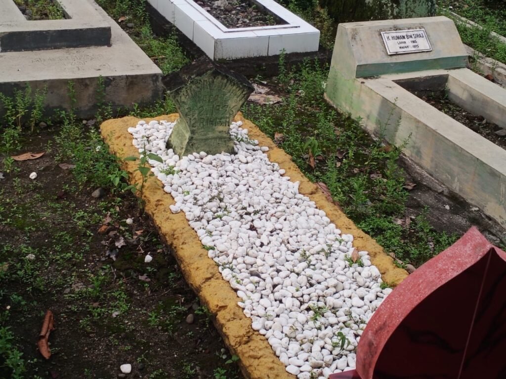 Potret kesederhanaan makam penulis Buku Iqro, KH As'ad Humam, di Makam Selokraman, Kelurahan Purbayan, Kemantren Kotagede, Kota Yogyakarta, DIY, pada Kamis (26/2/2026).